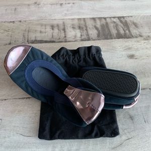 CUTE SLIP ON FLATS! SIZE 9!! YOSI SAMRA